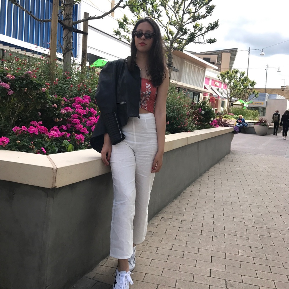 SOLD--Top + white linen pants